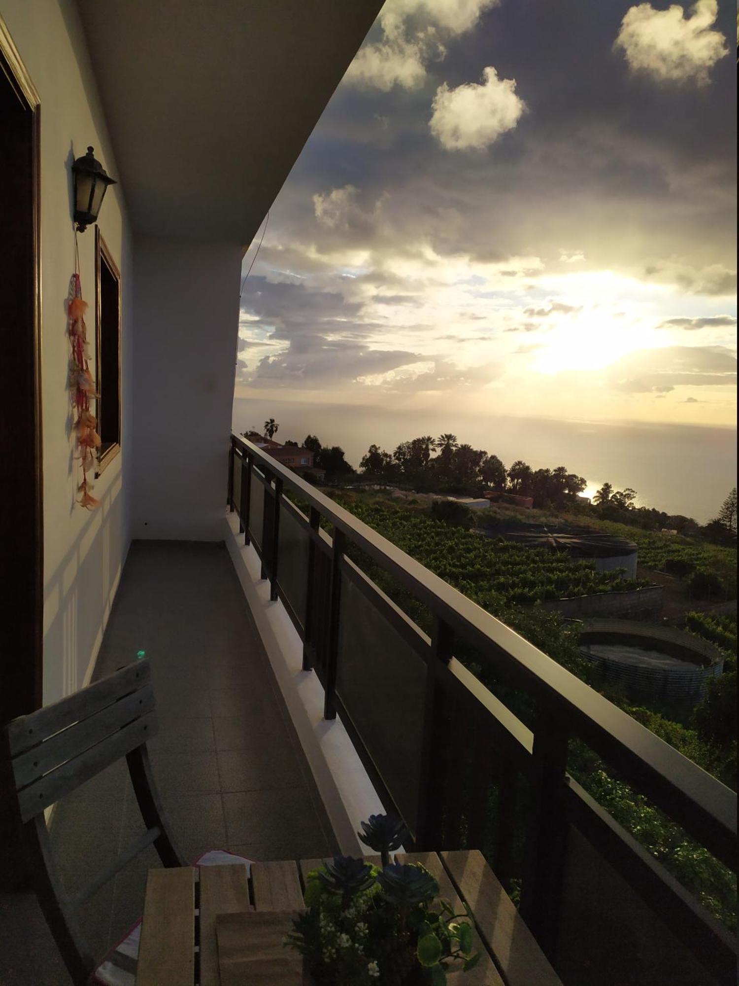 Los atardeceres más bellos del El Sauzal Exterior foto